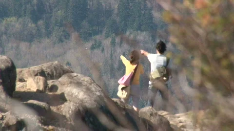 Hiking Couple 스톡 동영상 740575