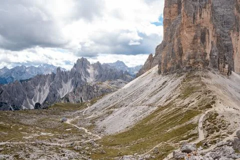 The hiking path around the iconic Three Peaks mountains in the Dolomites, Sou Stock Photos