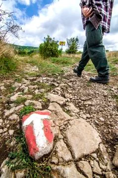 Hiking sign on the path Foto stock