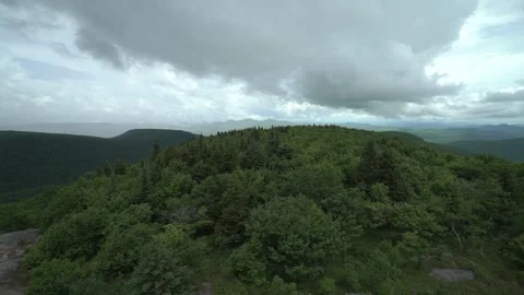 Hill top landscape Stockbeeldmateriaal 171342652