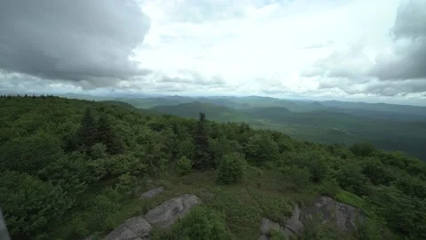 Hill top sun Stockbeeldmateriaal 171342639