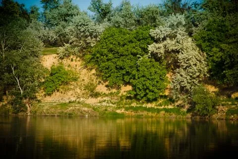 Hills reflection in water Foto stock