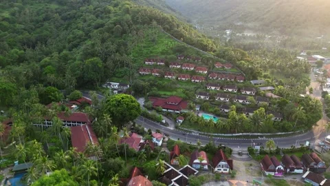 Hillside holiday cottages 库存影片 332822428