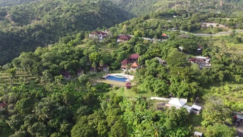 Hillside hotel orbit 스톡 동영상 329895810