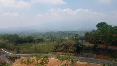 Hilly road view Фото