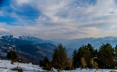 Himalayan mountain range covered with the snow at patnitop a city of Jammu, 스톡 사진