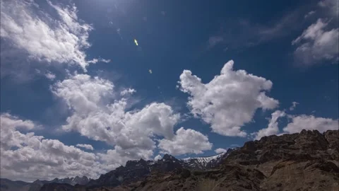 Himalayan mountain Timelapse Stockbeeldmateriaal 136402528