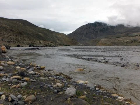 Himalayan river during monsoon Foto stock