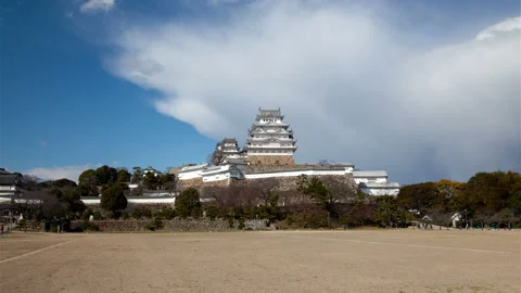 Himeji ancient castle complex on day timelapse Video stock 116669988