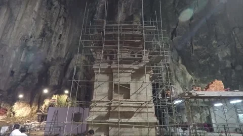 Hindu temple inside Main cave, Batu caves, Selangor, Kuala Lumpur, Malaysia 動画素材 196385550