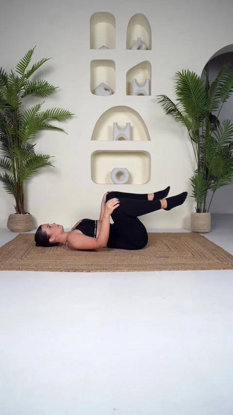 Hip circles , hip mobility exercise Stock Footage 314186287