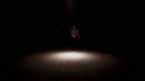 Hip-hop dance performance of talented teenage girl in school concert or street Vídeo Stock 207662390