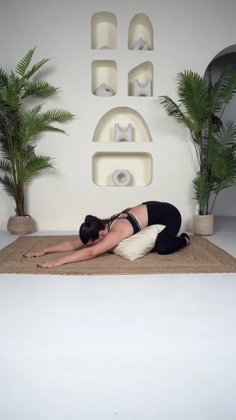 Hip mobility  stretch Stock Footage 314186338