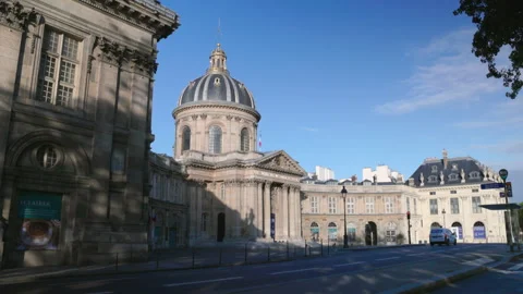 Historic classical baroque facade and dome structure of the Institut de France Vídeo Stock 335130441