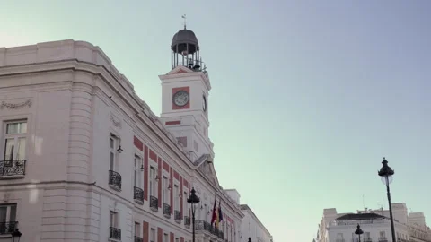 Historic clock tower, Reloj de la Puerta del Sol, at Madrid town square Vidéo 308926589