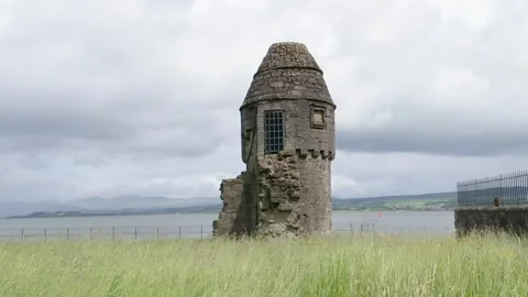 Historic dovecot in the grounds of Newark Castle, Port Glasgow, Scotland 스톡 동영상 336460036