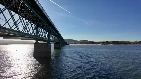 Historic Eiffel Bridge over the Lima River in Viana do Castelo, Portugal 库存影片 332368893