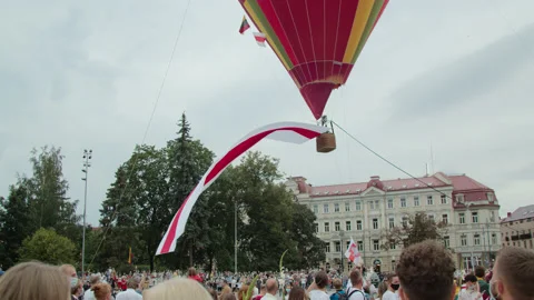 Historic flag of Belarus waving from from a hot air balloon 動画素材 138024002
