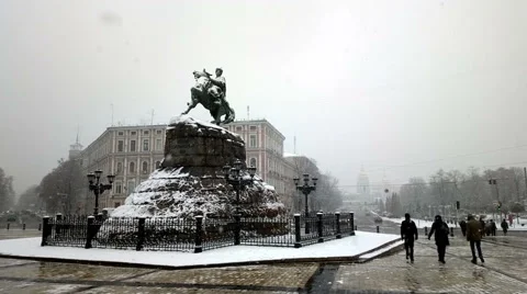 Historic monument to Hetman Bogdan Khmelnitsky. Stock Footage 55704042