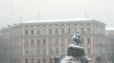 Historic monument to Hetman Bogdan Khmelnitsky. Stock Footage 55704584