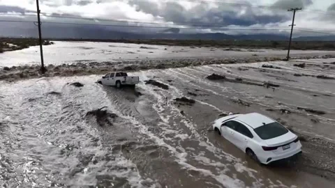 Historic rains decrease as California prepares for strong winds, ESTADOS UNIDOS, Stockbeeldmateriaal 325005493