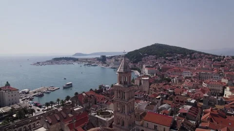 Historic Saint Domnius cathedral in Split, Croatia. Aerial pullback Vídeos de archivo 253541658