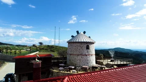 Historic windmill and its view Vidéo 292877515
