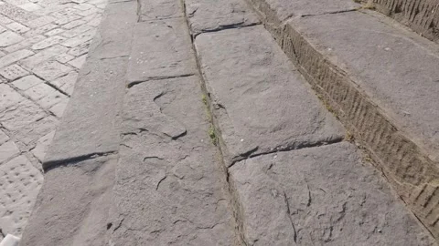 Historic Worn Stone Steps and Cobblestone Pavement in Florence Italy 库存影片 340749813