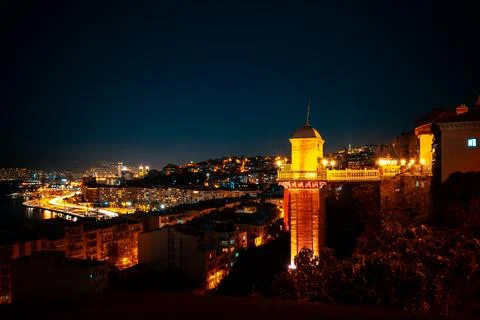 Historical elevator observation deck in Izmir in the evening Foto stock