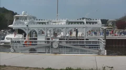 Historical Human Powered Ferry Across Channel in Saugatuck Michigan Video stock 11106553