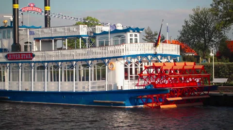 Historical steamboat 库存影片 36784477