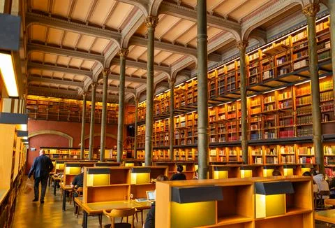 The historically significant library, with its open space and arched ceilings 스톡 사진