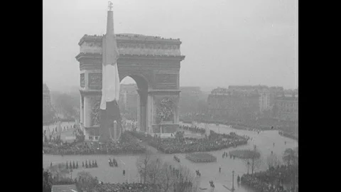 Hitler salutes crowd Stock Footage 252550337