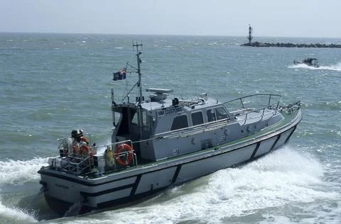 HM Customs boat leaving Ramsgate Harbor Stock Photos
