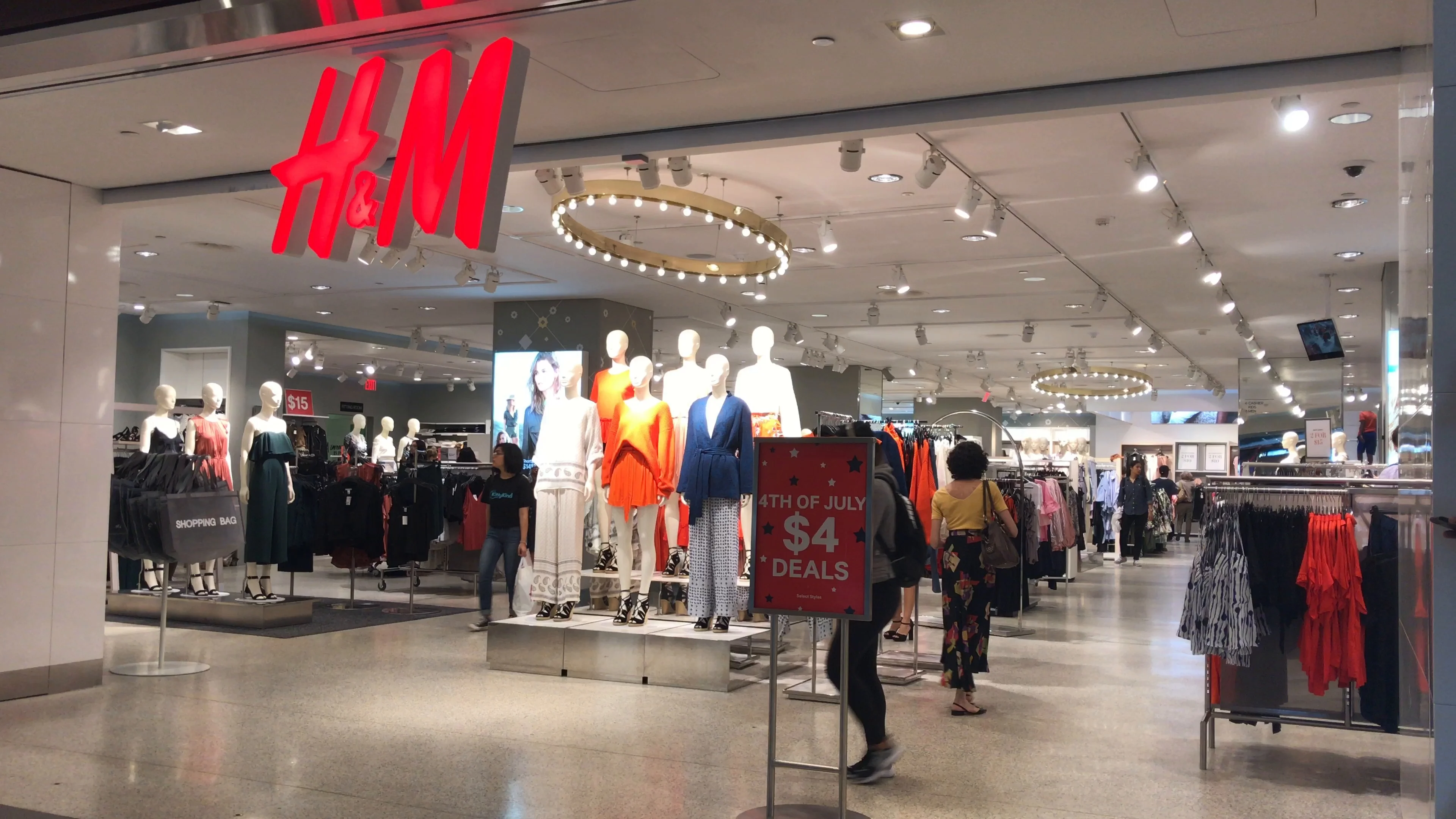 h&m time warner