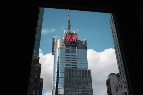 H&amp;M Times Square Day Clouds 動画素材 94774242