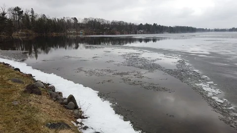 HMLIceOut 動画素材 127930053