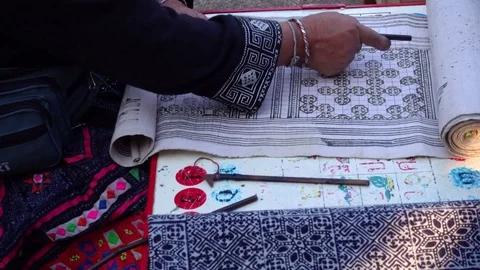 Hmong hilltribe draws pattern. Stock Footage 76380540