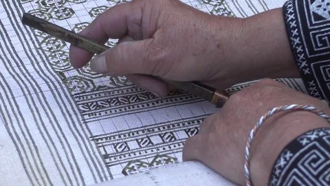 Hmong hilltribe draws pattern. Stock Footage 76380541