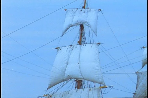 HMS Bounty sails and figurehead Stock Footage 86751576