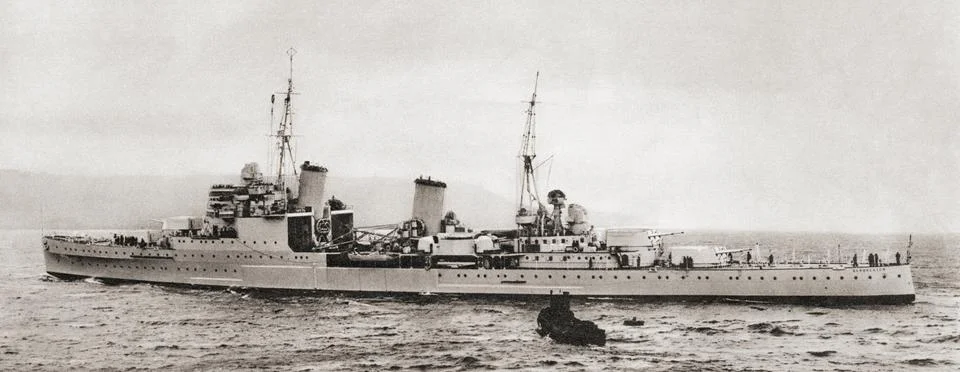 HMS Gloucester, a Town-class light cruiser built for the Royal Navy during the l Illustrazione stock