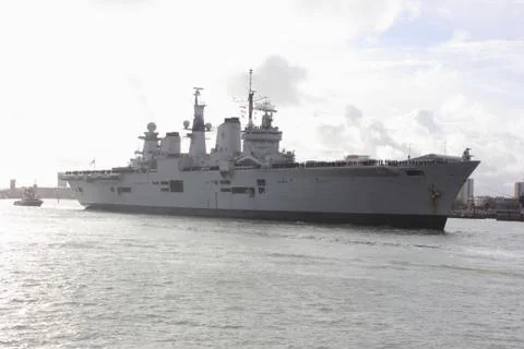 HMS Illustrious returns from the philippines Stock Photos