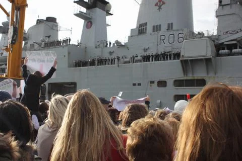 HMS Illustrious returns from the philippines Stock Photos