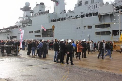 HMS Illustrious returns from the philippines Stock Photos