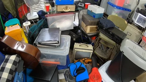 Hoarder Clutter Dolly Out 動画素材 104116640