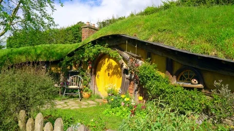 Hobbit house at Hobbiton Stock Footage 85425640