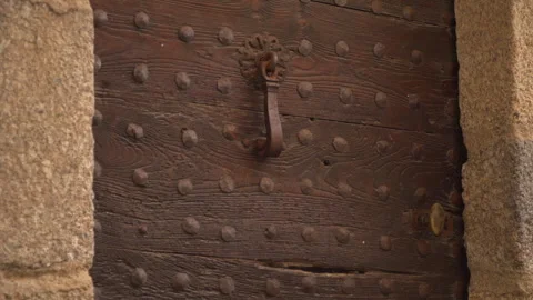 Hold door handle 動画素材 242752505