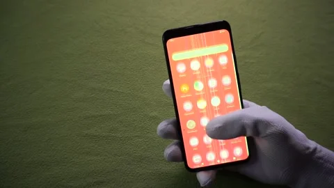 Holding google pixel 4 phone with green screen issues on green background 库存影片 321769056