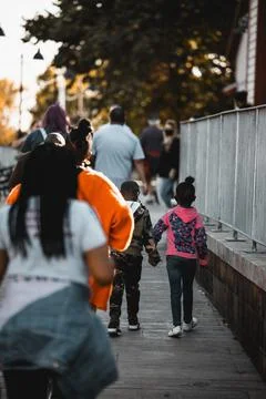 Holding hands Fotos de archivo