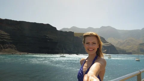 Holding hands together 스톡 동영상 106050947